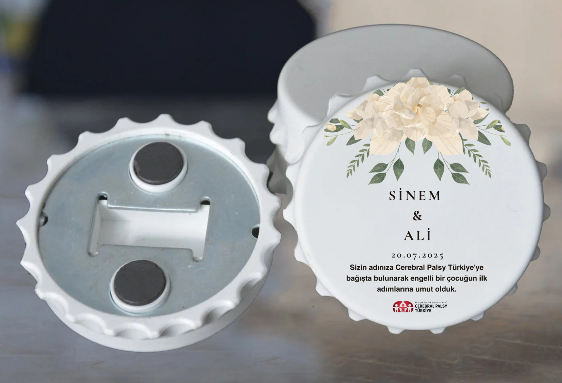 Türkiye Spastik Çocuklar Vakfı - Beyaz Çiçek Yeşil Yapraklı Açacak Magnet