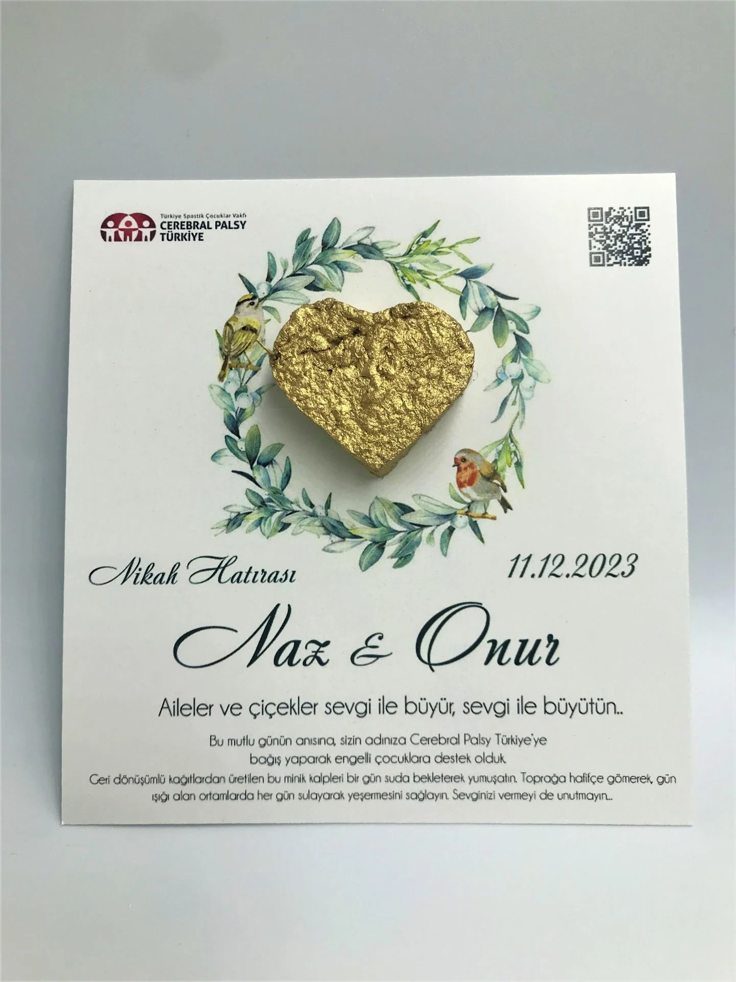 Türkiye Spastik Çocuklar Vakfı - Gold Kalpli Yaprak Desenli Tohum Kartı