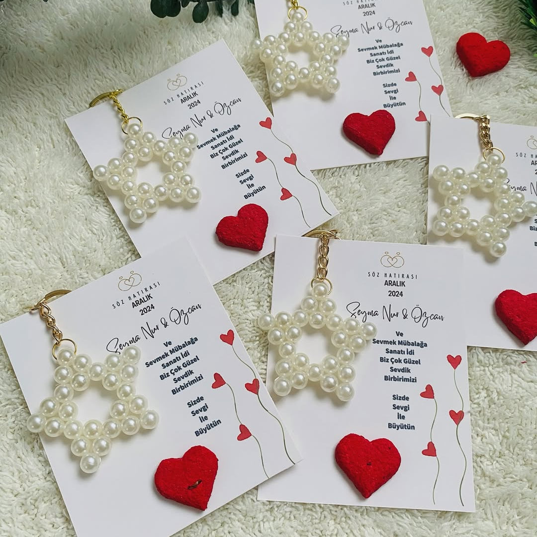 My Design - Kırmızı Tohum Bombası Detaylı Yıldız Şeklinde Boncuk Anahtarlık