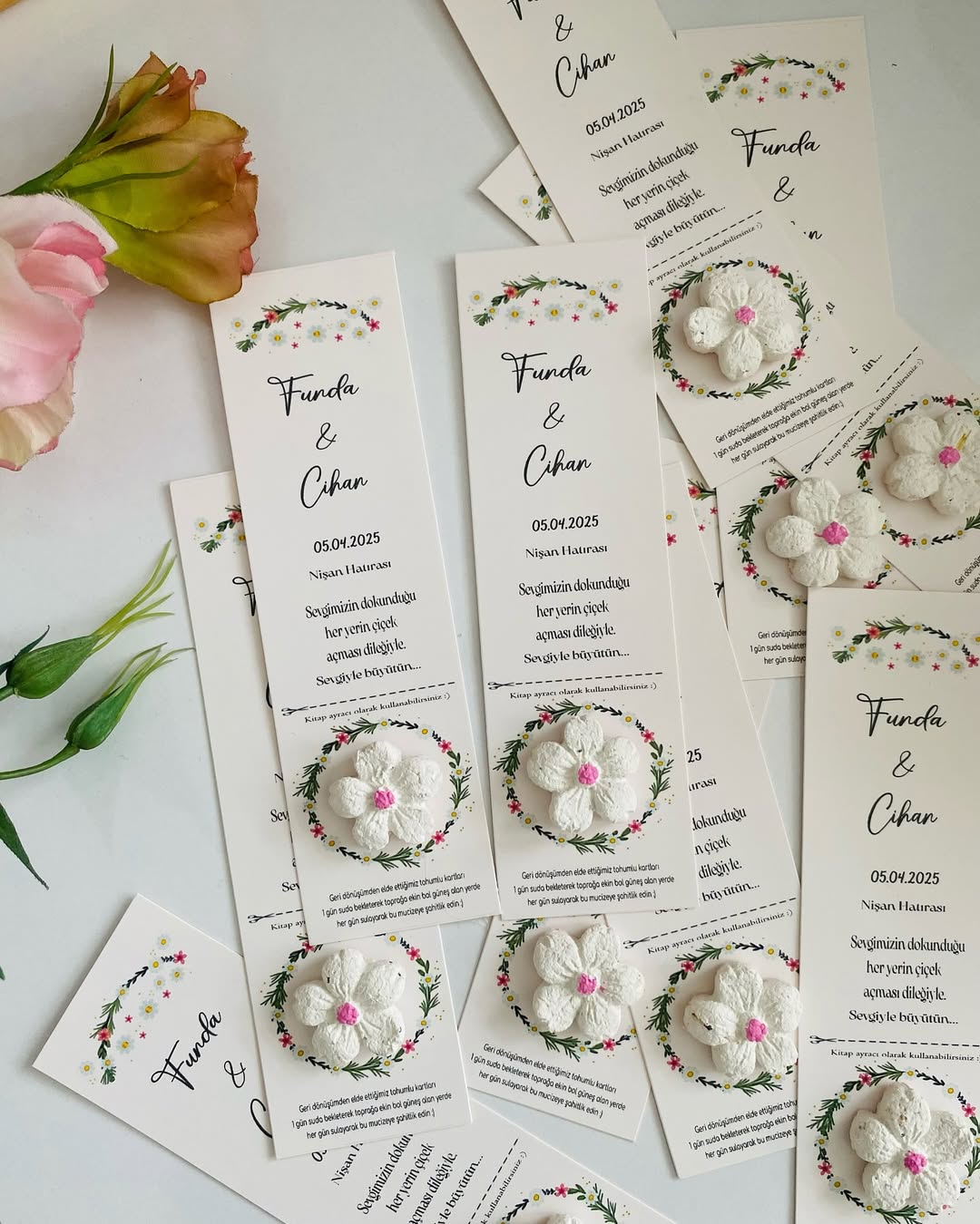 My Design - Beyaz Çiçekli Yaprak Halka Detaylı Kitap Ayracı Tohum Kartı