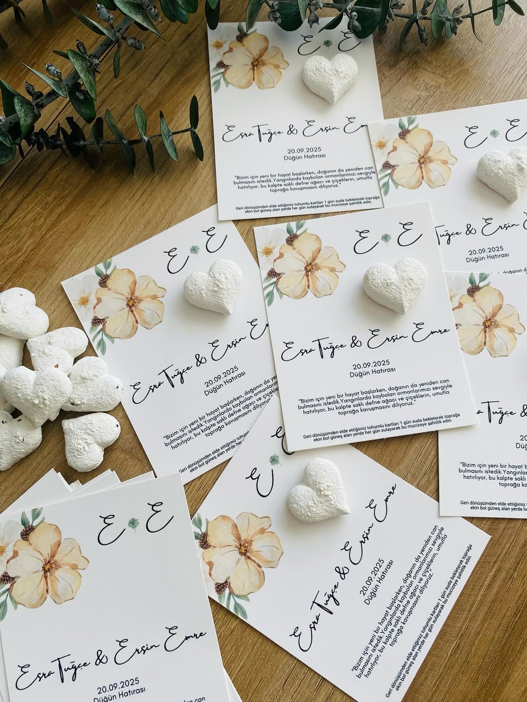 My Design - Beyaz Kalpli Çiçek Detaylı Tohum Kartı