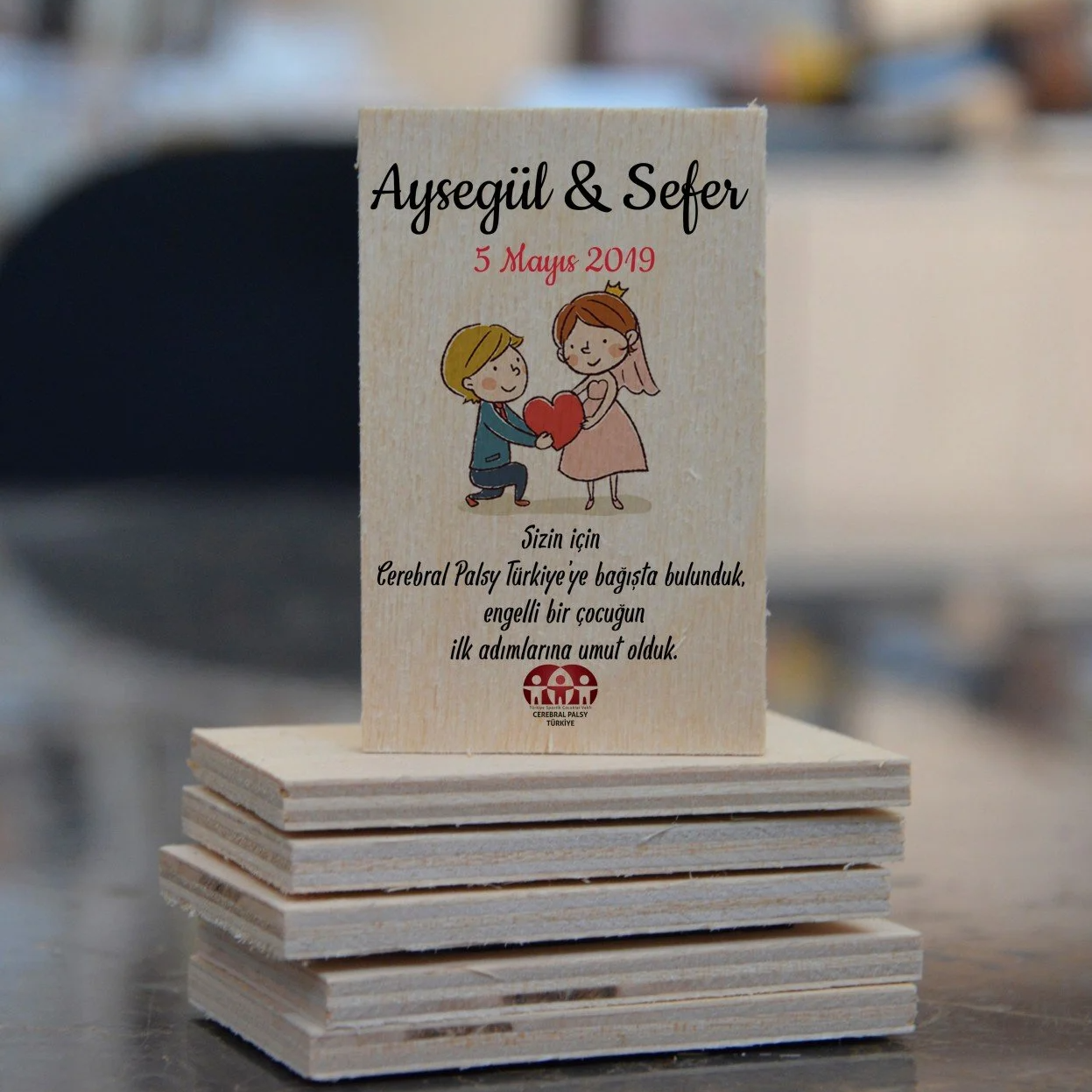 Türkiye Spastik Çocuklar Vakfı - Romantik Kalpli Ahşap Magnet