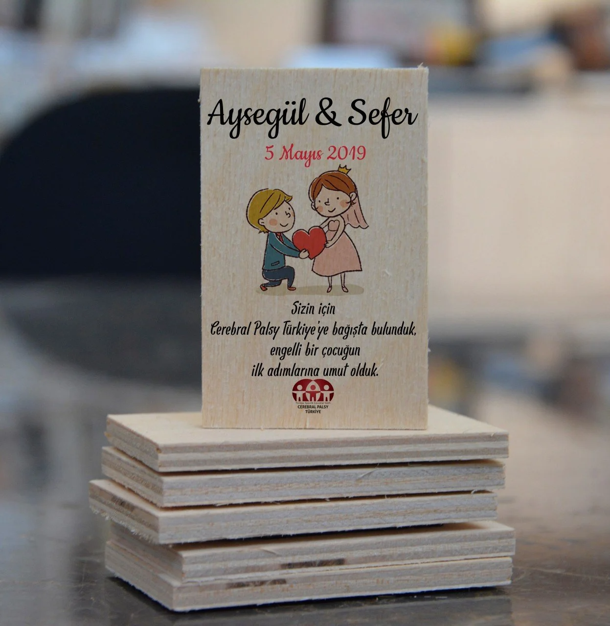 Türkiye Spastik Çocuklar Vakfı - Romantik Kalpli Ahşap Magnet