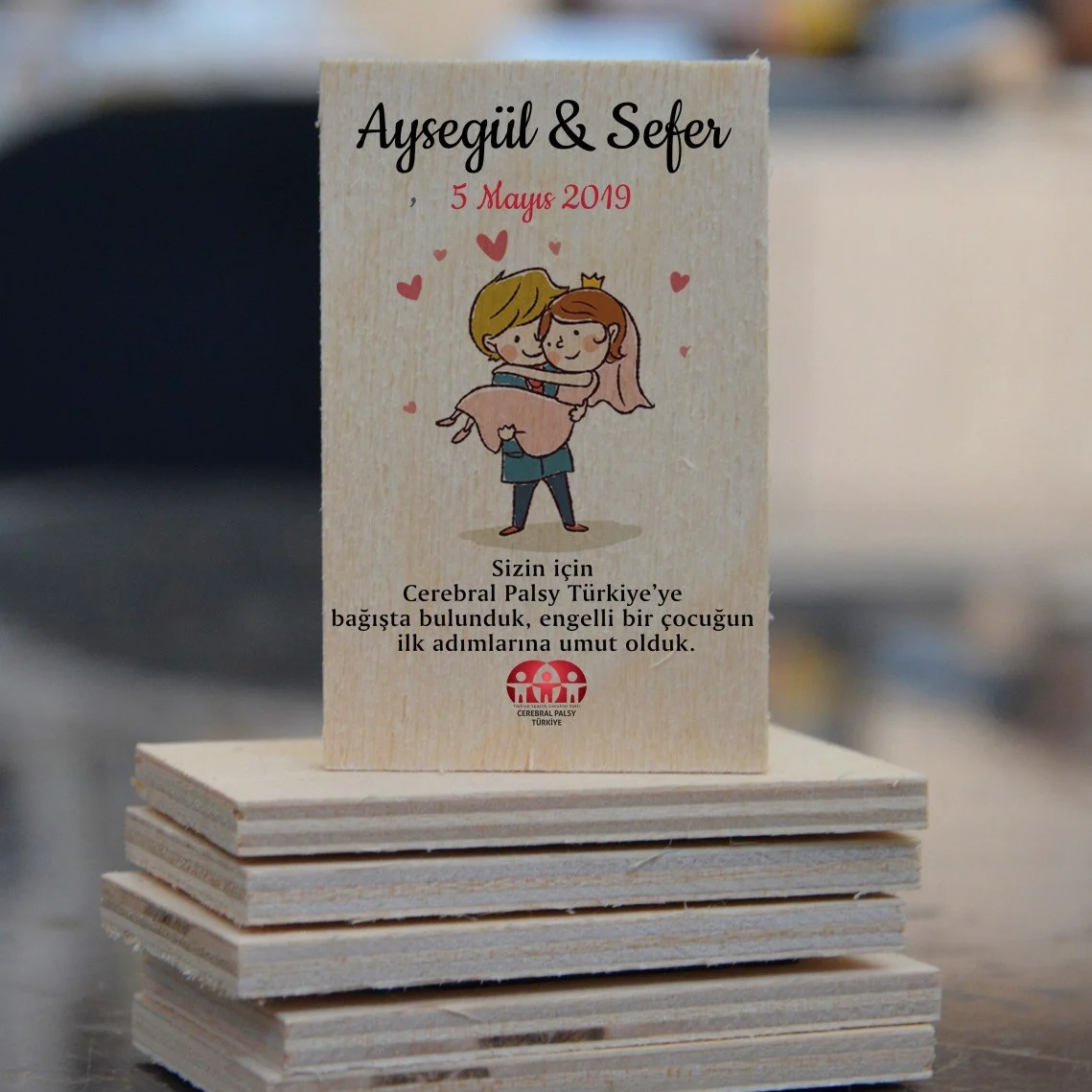 Türkiye Spastik Çocuklar Vakfı - Gelin & Damat Desenli Ahşap Magnet