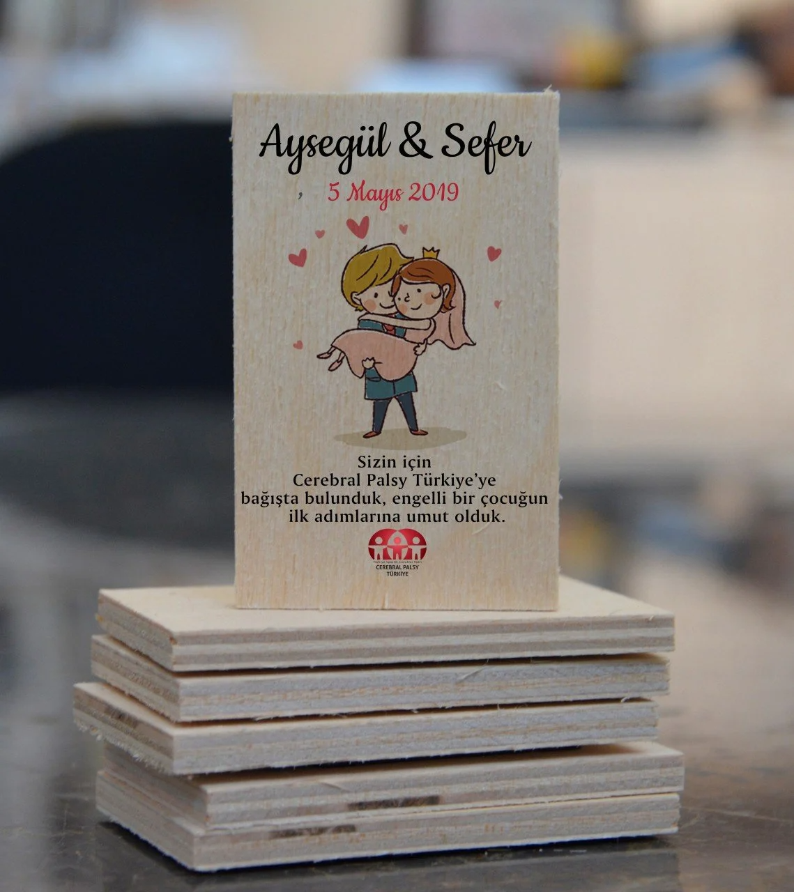 Türkiye Spastik Çocuklar Vakfı - Gelin & Damat Desenli Ahşap Magnet