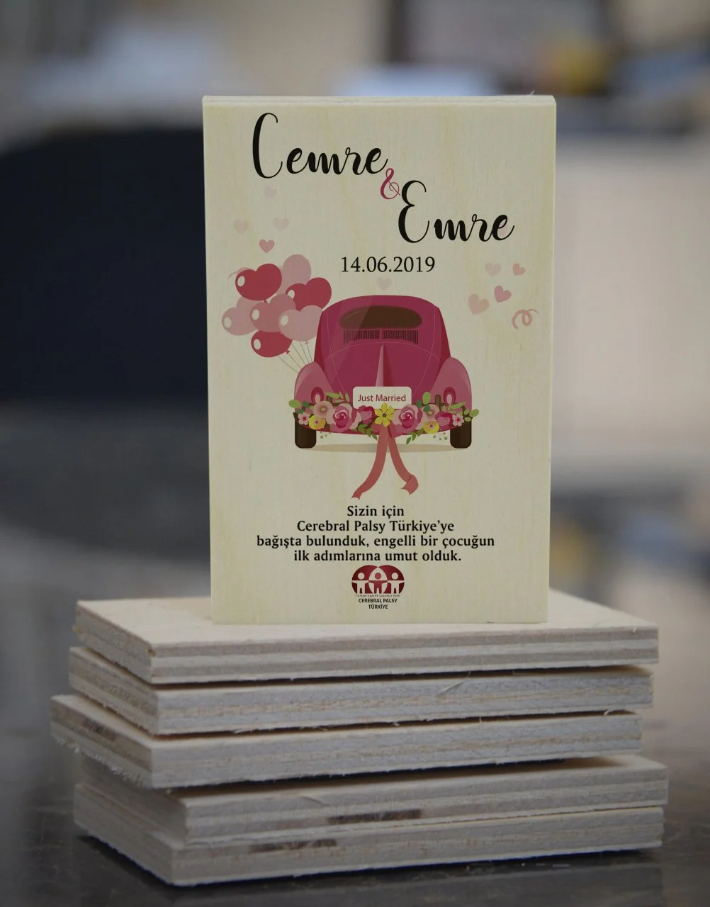 Türkiye Spastik Çocuklar Vakfı - Düğün Arabası Ahşap Magnet