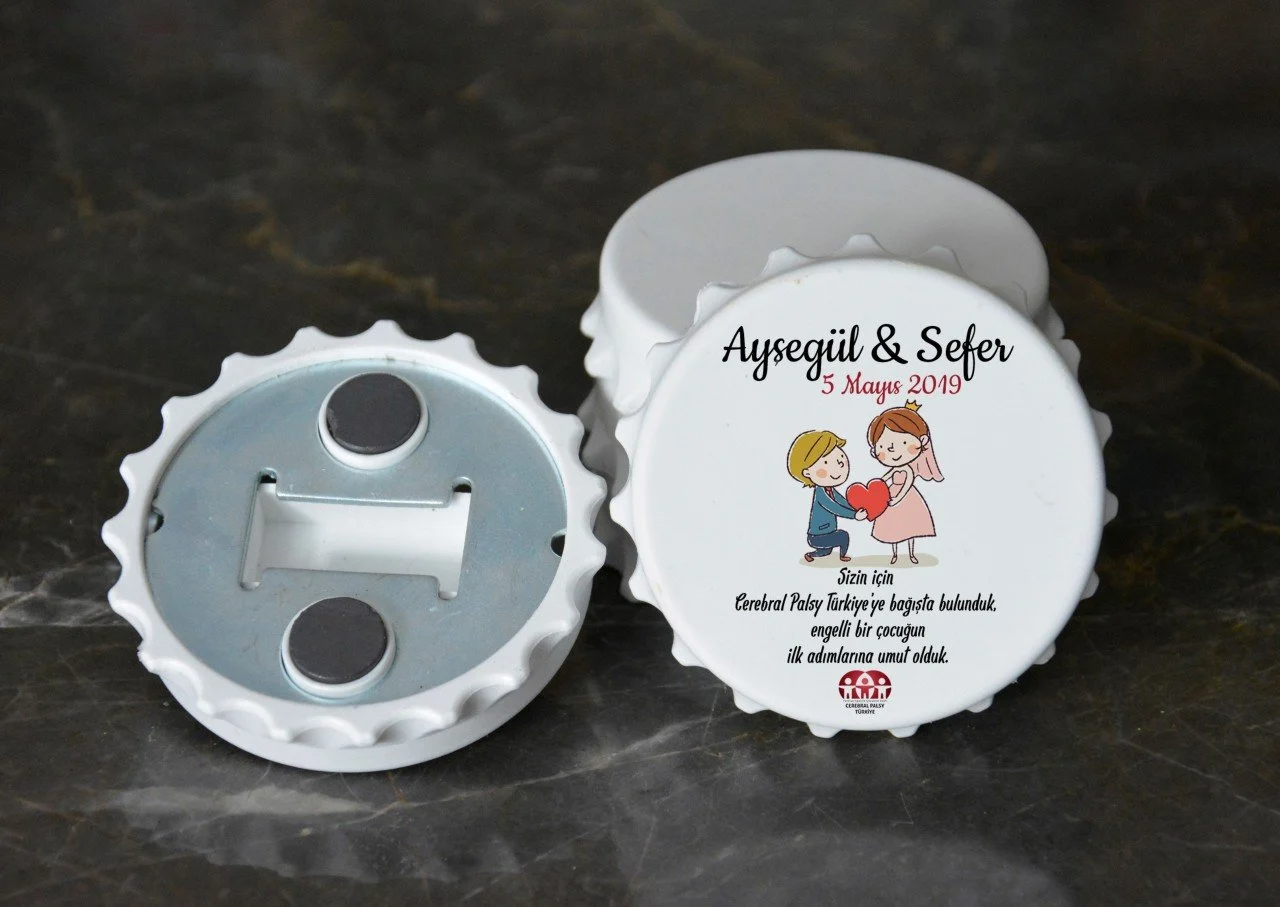 Türkiye Spastik Çocuklar Vakfı - Kalpli Romantik Desenli Açacak Magnet