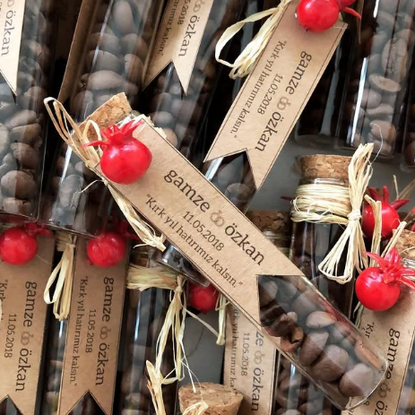 Cutie Fingers - Kırmızı Nar Detaylı Kahve Çekirdekli Cam Tüp