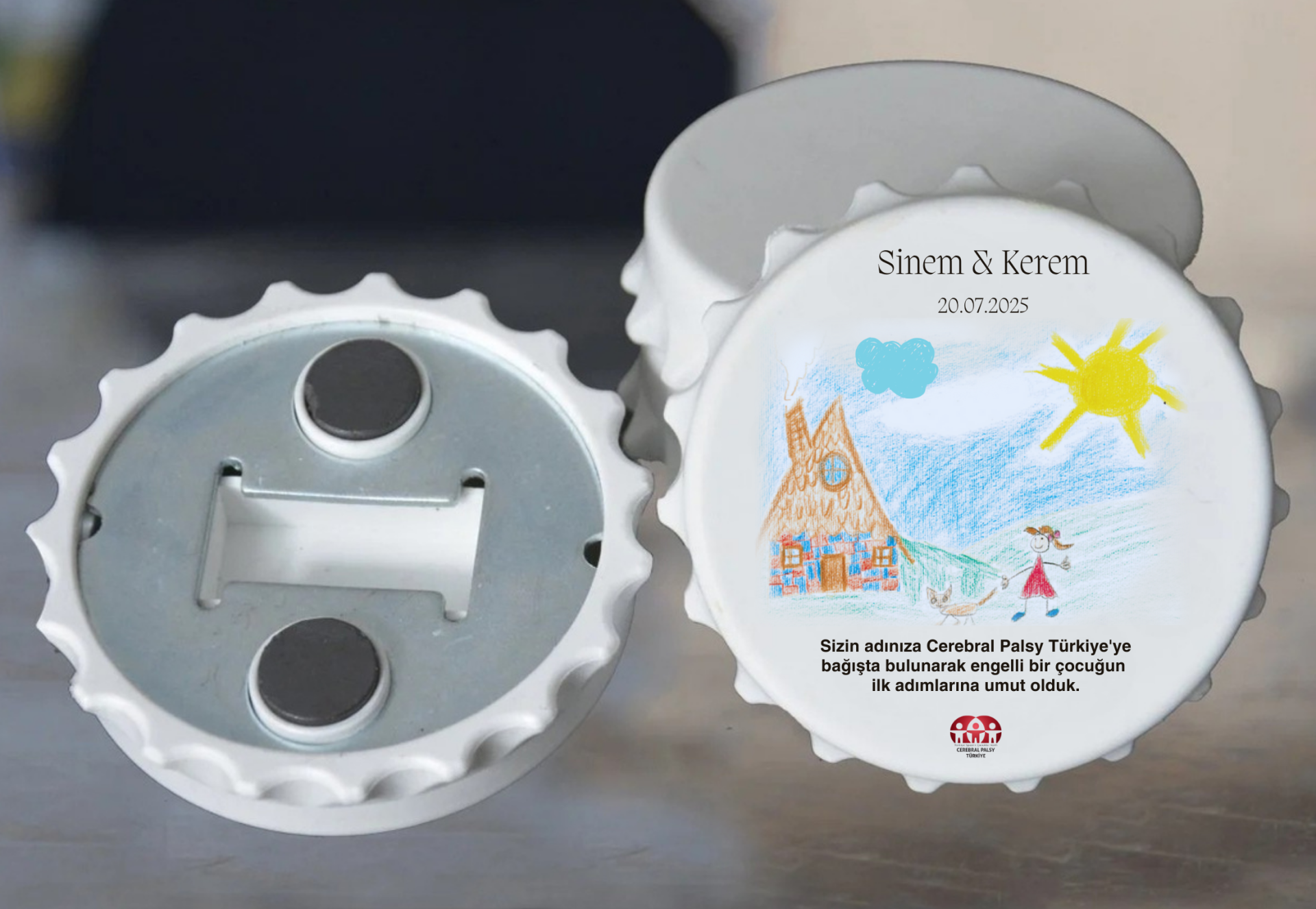 Türkiye Spastik Çocuklar Vakfı - Güneş & Ev Çizimli Açacak Magnet