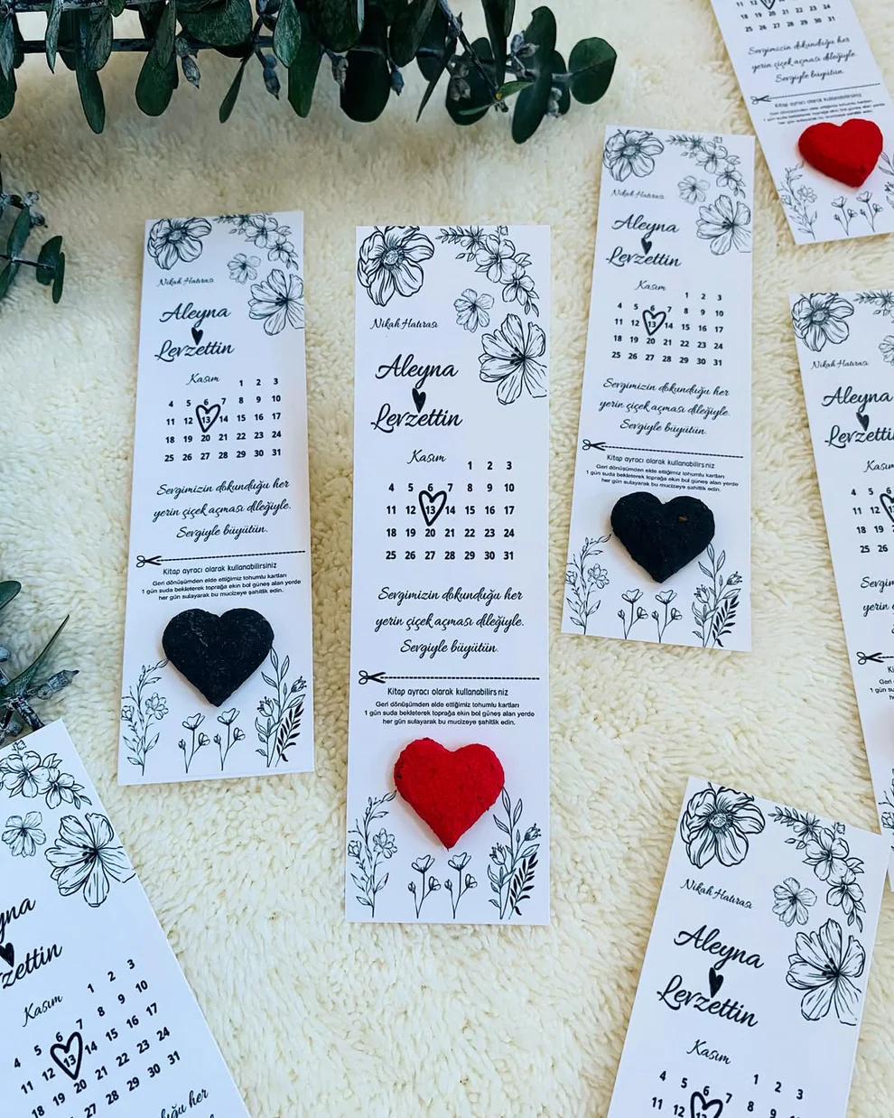 My Design - Siyah & Kırmızı Kalpli Takvim Detaylı Kitap Ayracı Tohum Kartı