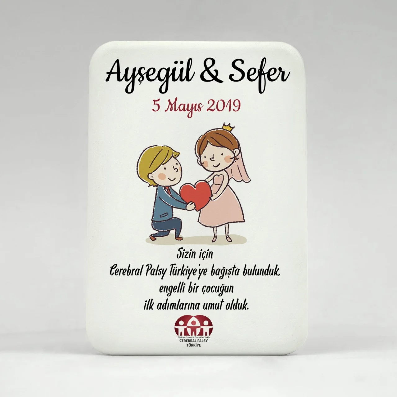 Türkiye Spastik Çocuklar Vakfı - Sevimli Gelin Damat Çizimli Plastik Magnet