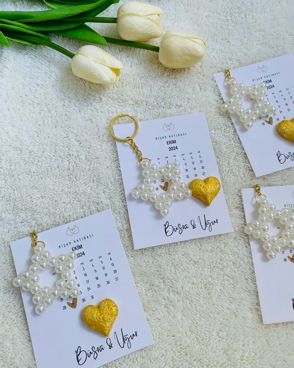 My Design - Takvim Detaylı Sarı Tohum Bombalı Yıldız Şeklinde Boncuk Anahtarlık