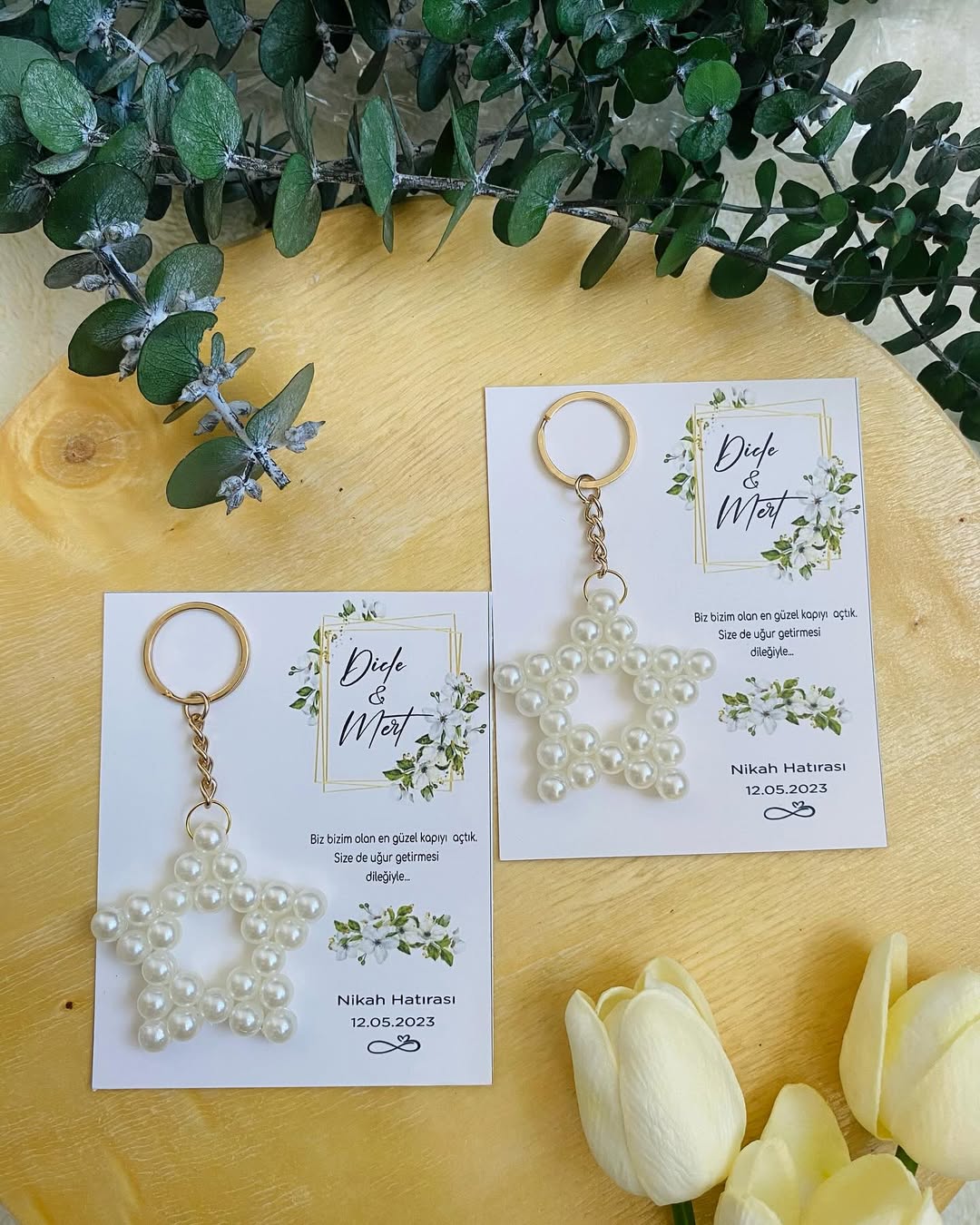 My Design - Çerçeveli Çiçek Dalı Kartlı İncili Yıldız Anahtarlık