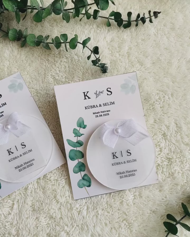 My Design - Okaliptüs Kart Detaylı Fiyonklu Daire Pileksi Magnet